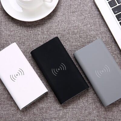 Three in one wireless charging treasure Universal mobile power large capacity charging treasure - Image 4