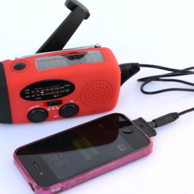 Solar hand crank USB charging radio flashlight - Image 5